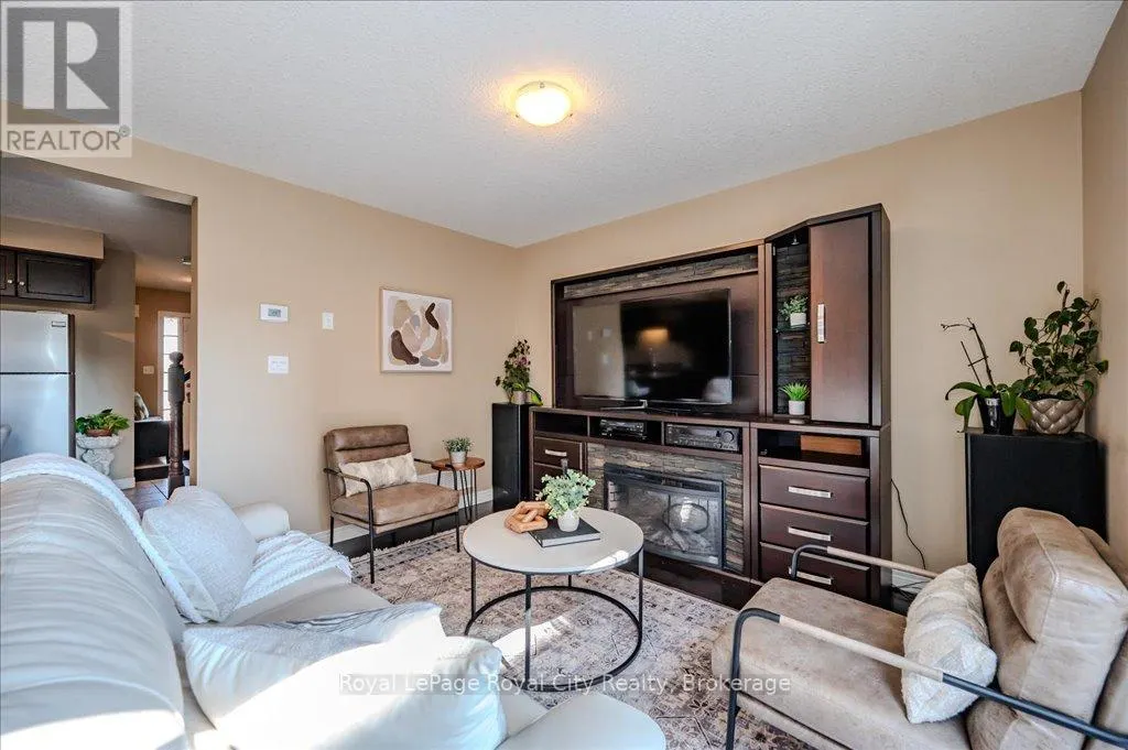 4 - 361 ARKELL ROAD, #4