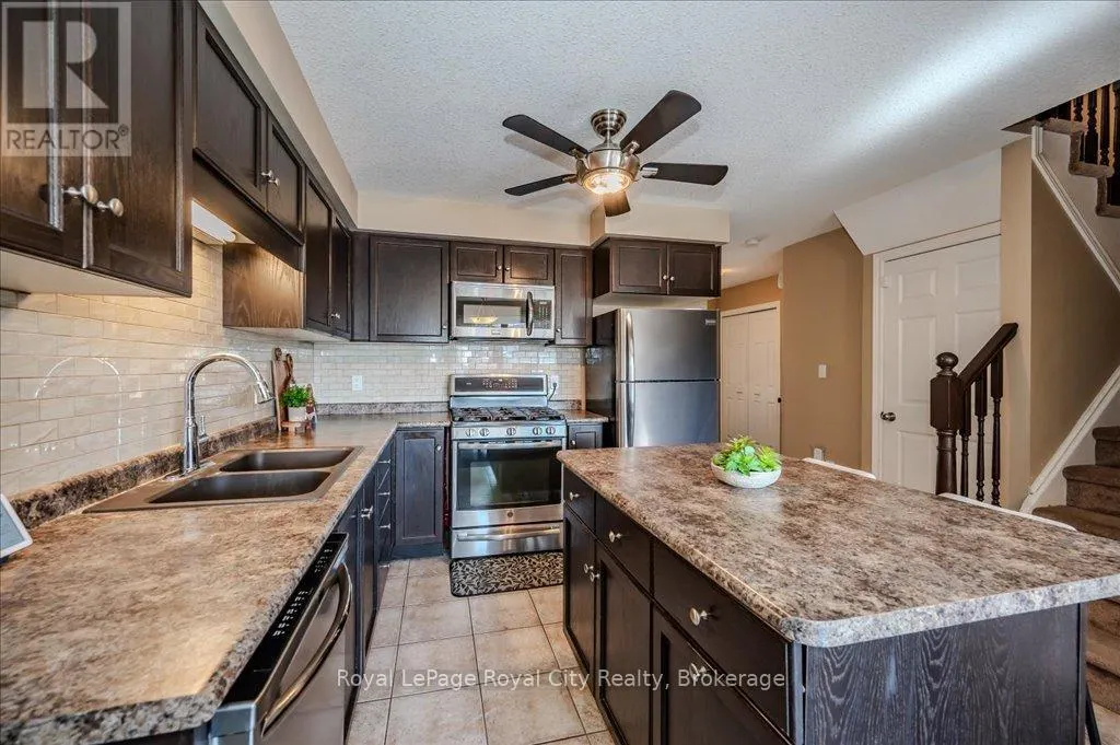 4 - 361 ARKELL ROAD, #4