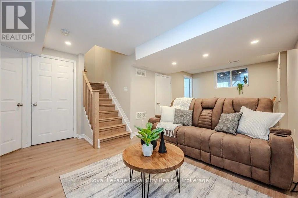 4 - 361 ARKELL ROAD, #4