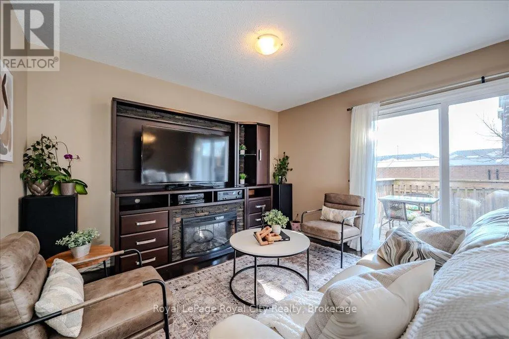 4 - 361 ARKELL ROAD, #4