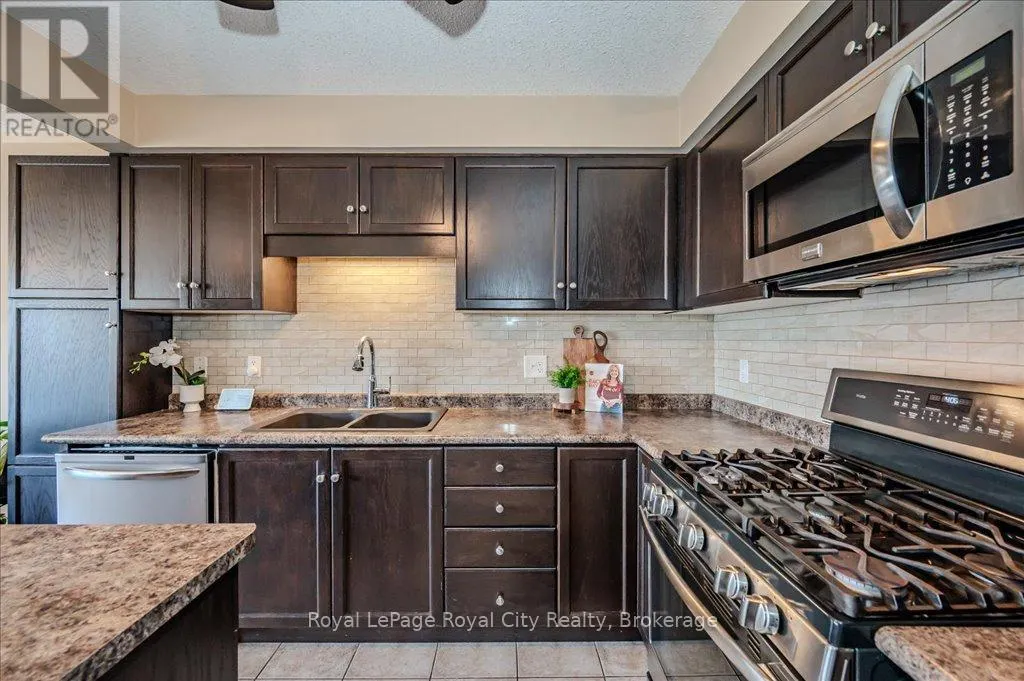 4 - 361 ARKELL ROAD, #4