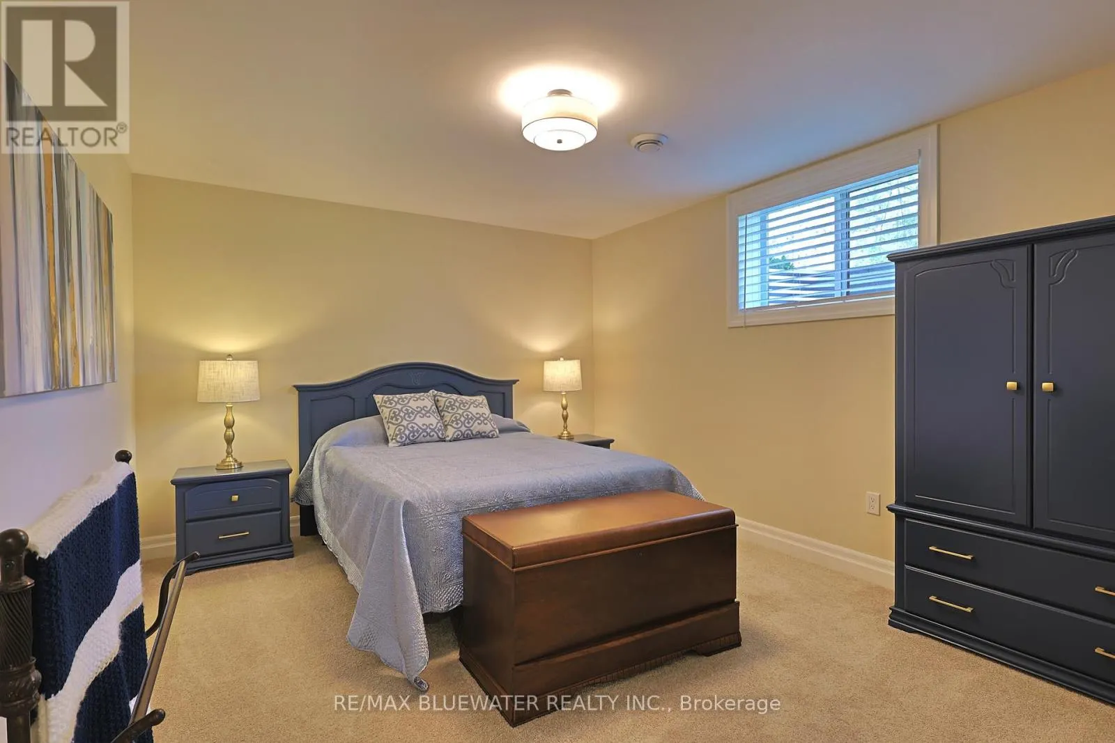 8437 GOOSEMARSH LINE