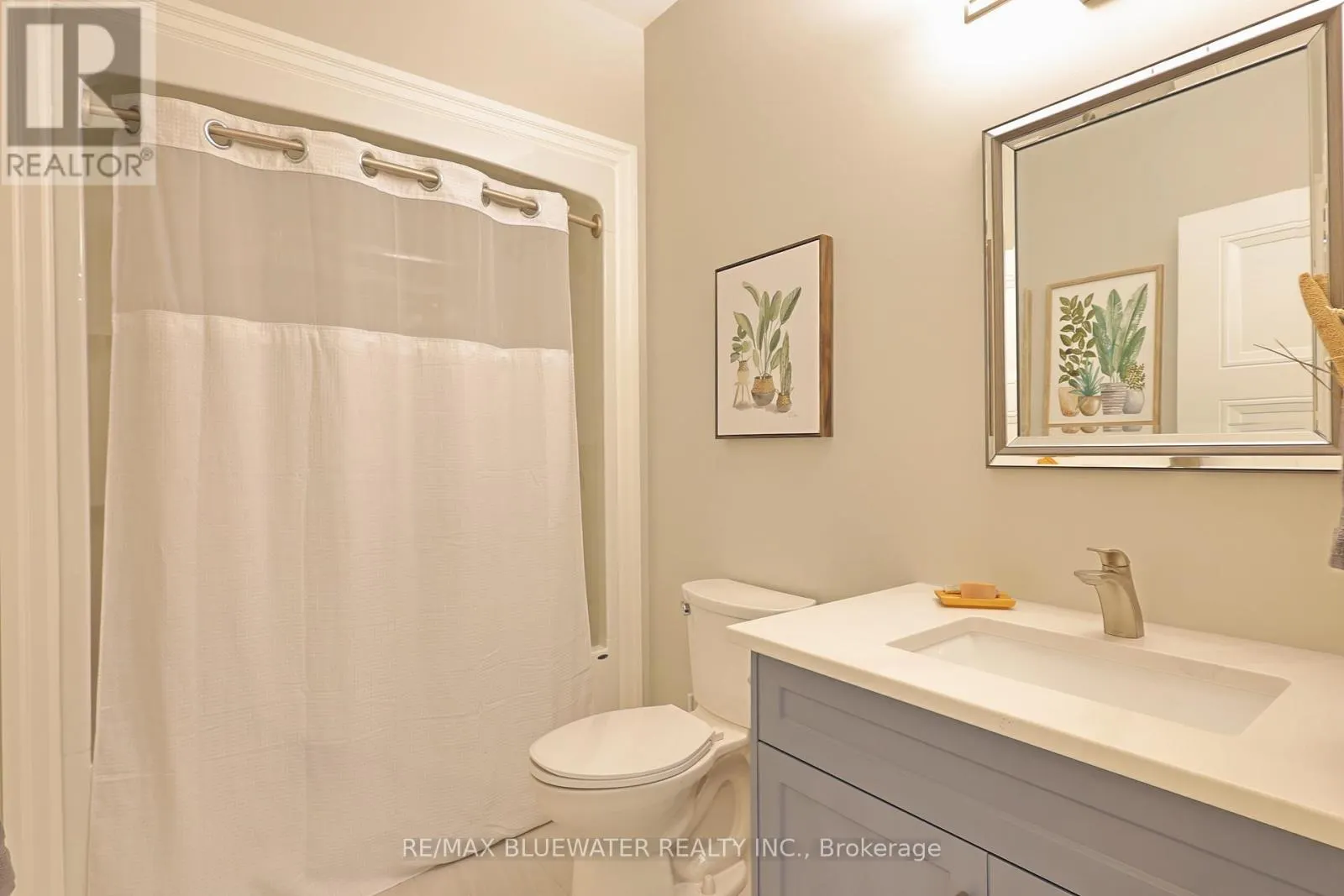 8437 GOOSEMARSH LINE