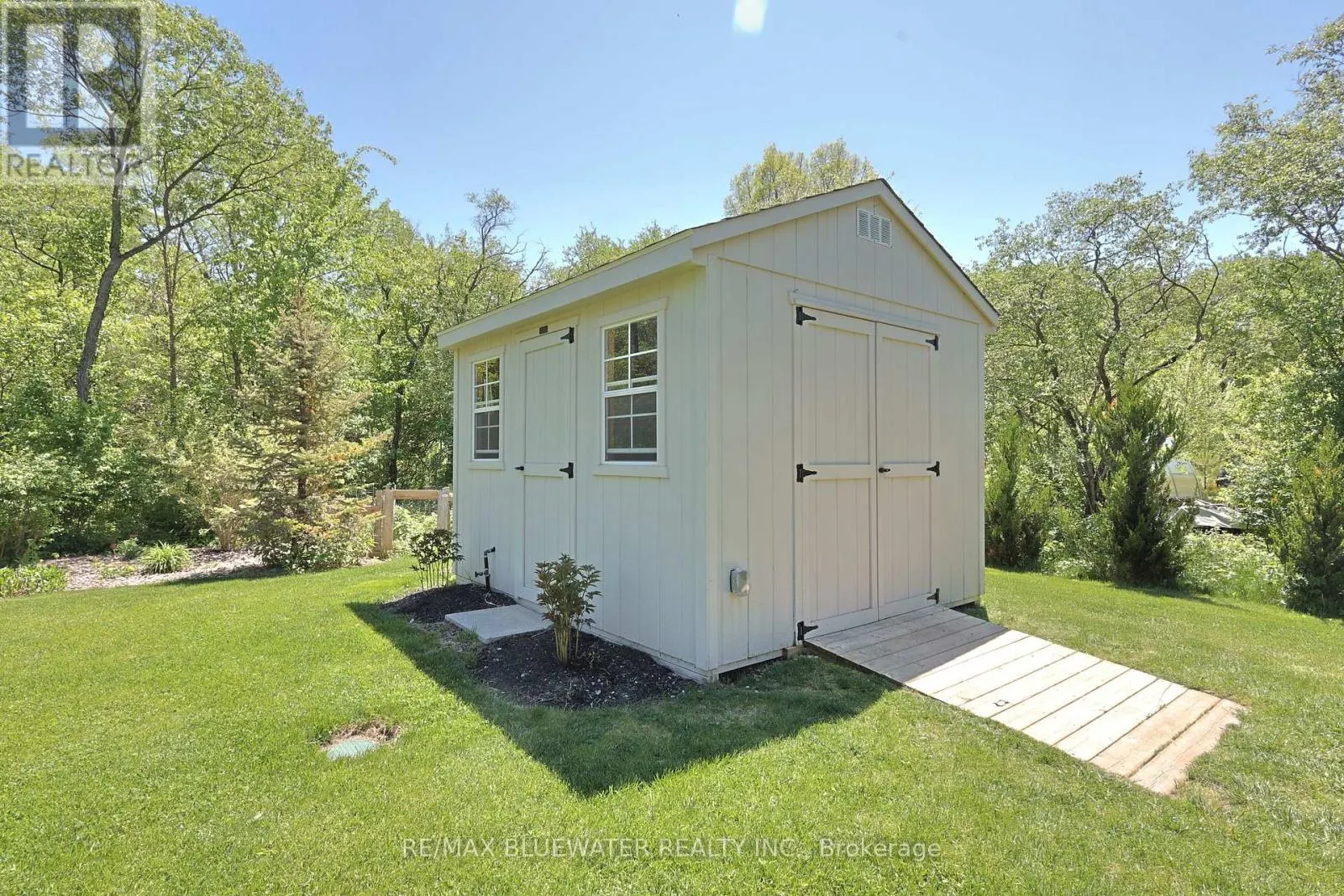8437 GOOSEMARSH LINE