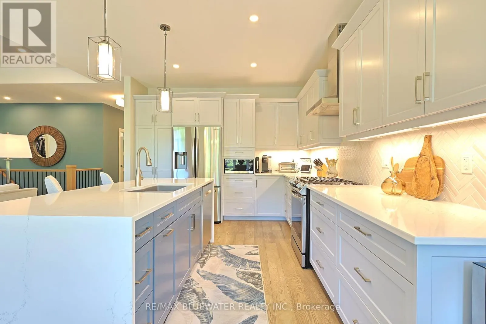 8437 GOOSEMARSH LINE