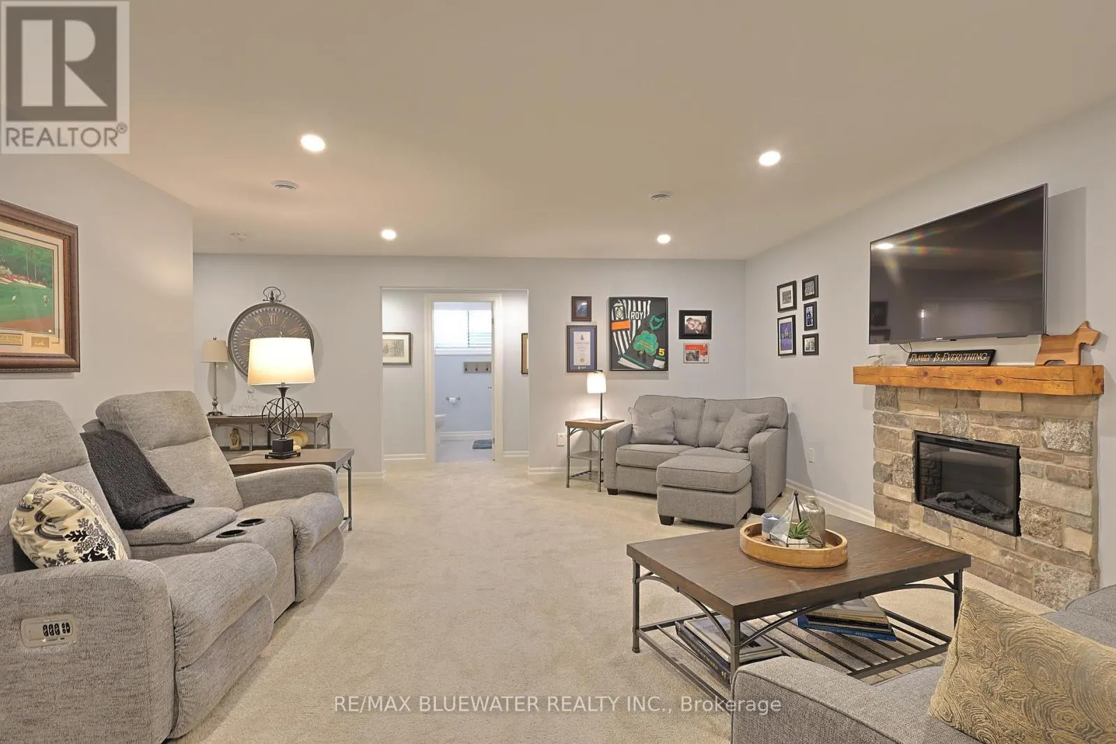 8437 GOOSEMARSH LINE