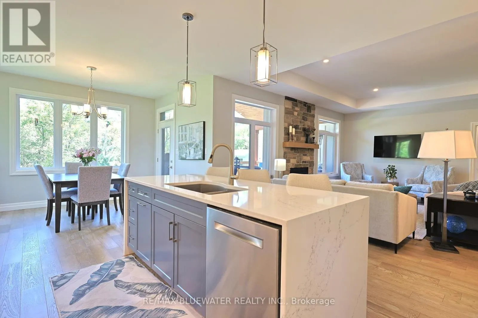 8437 GOOSEMARSH LINE