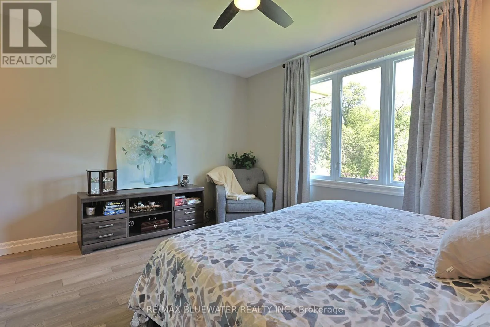 8437 GOOSEMARSH LINE