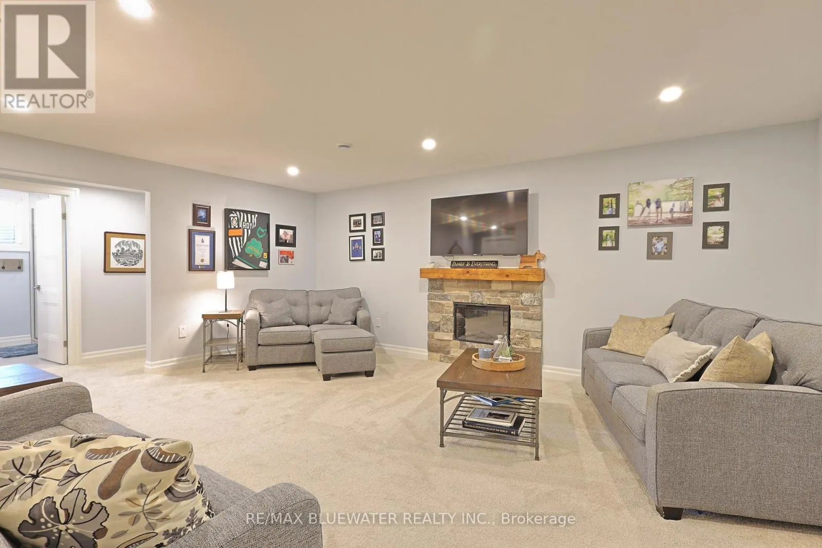 8437 GOOSEMARSH LINE