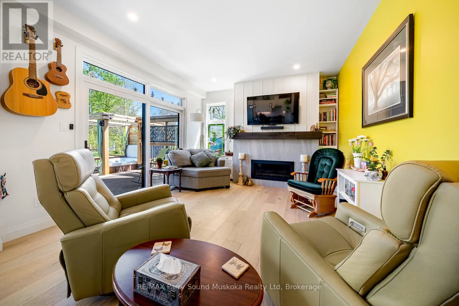 44 DENNIS DRIVE