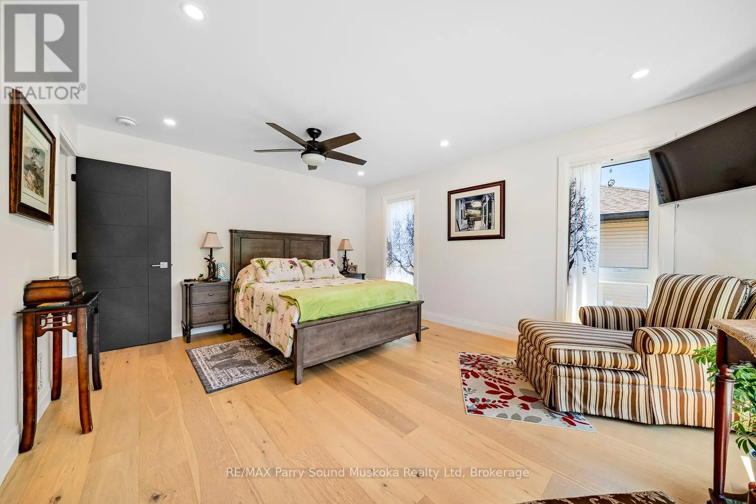 44 DENNIS DRIVE