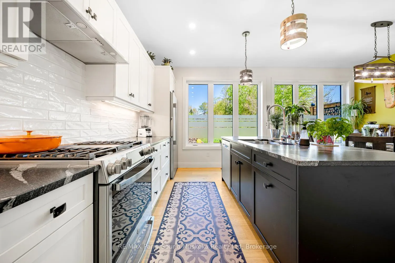 44 DENNIS DRIVE