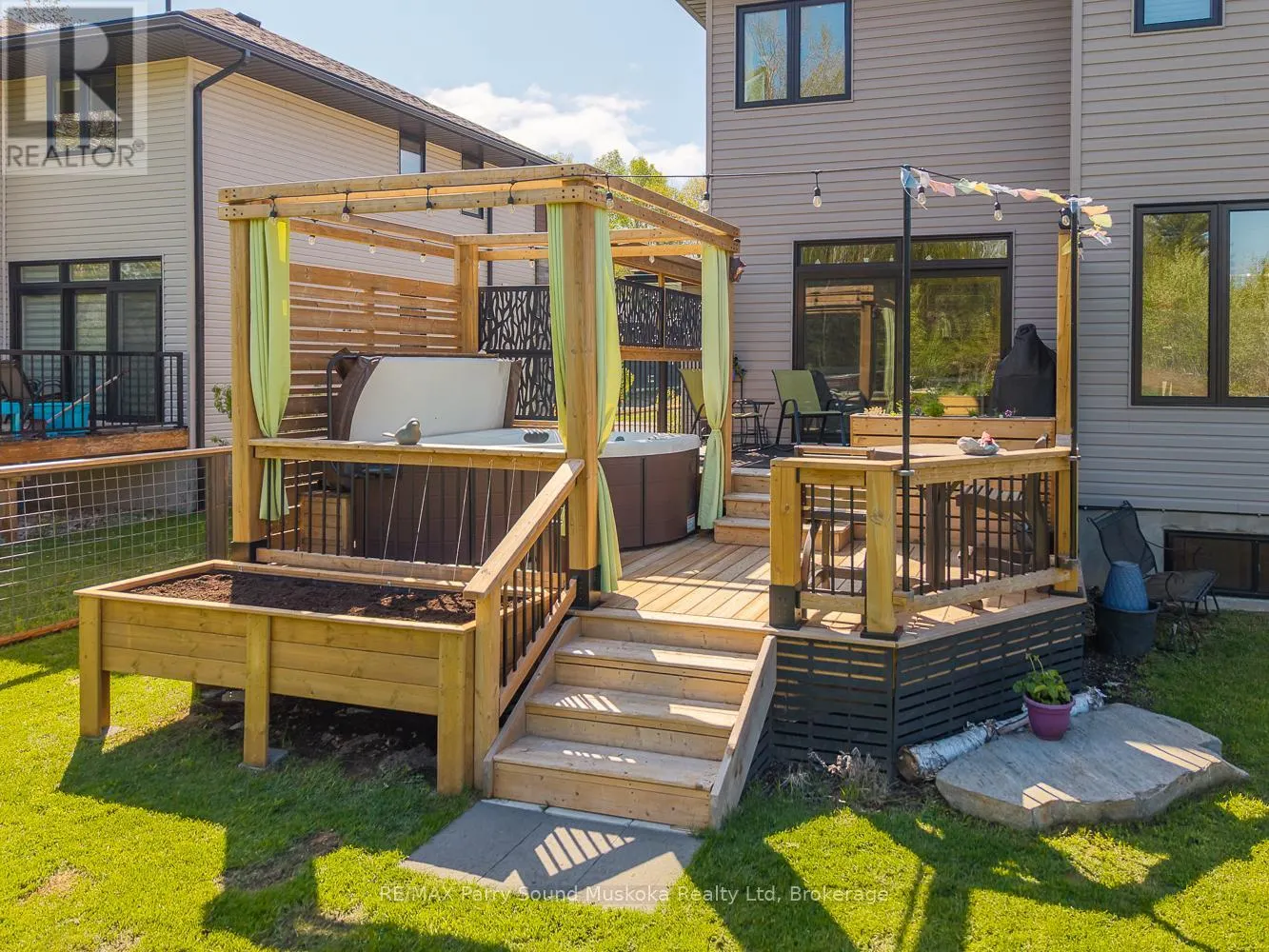 44 DENNIS DRIVE