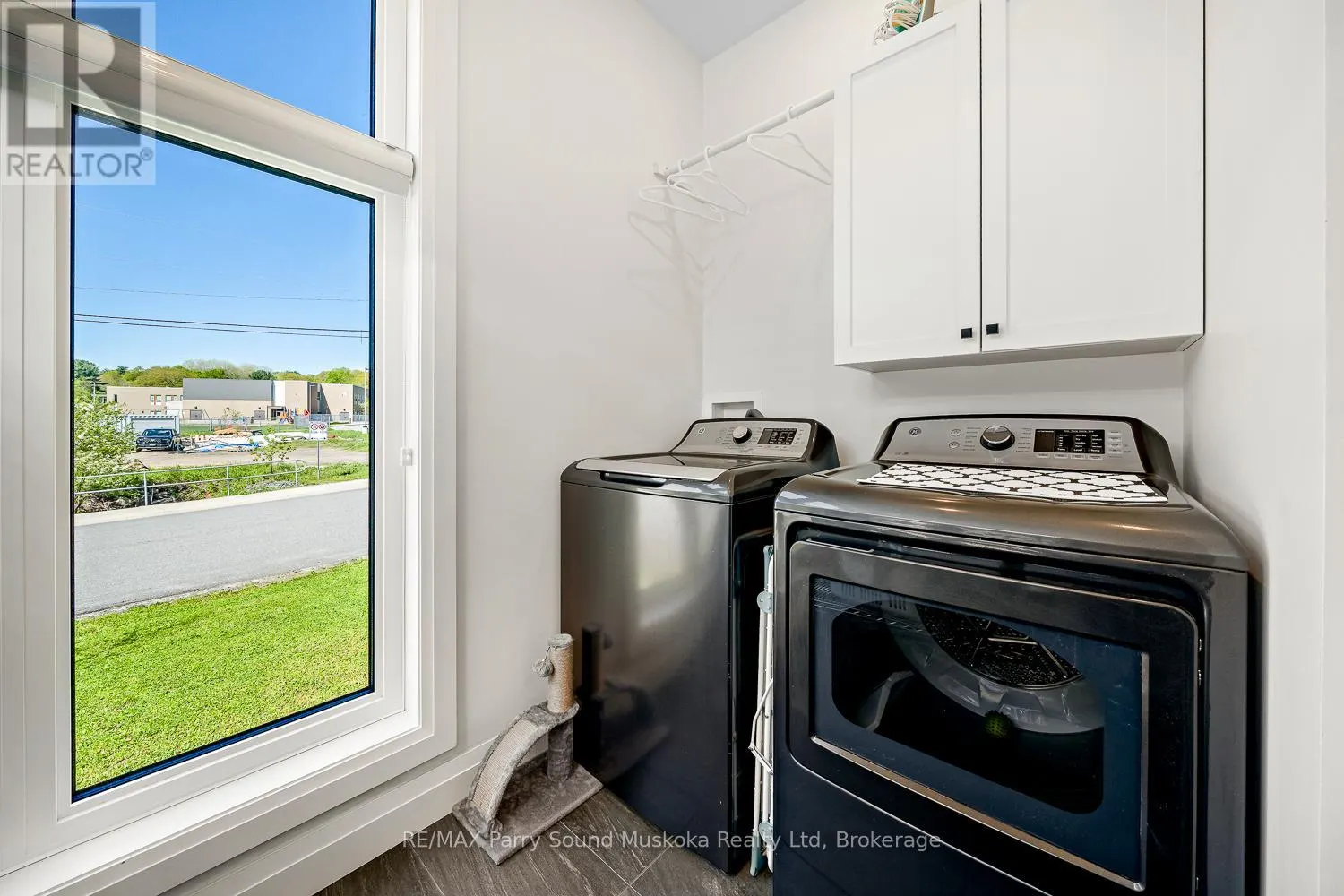 44 DENNIS DRIVE