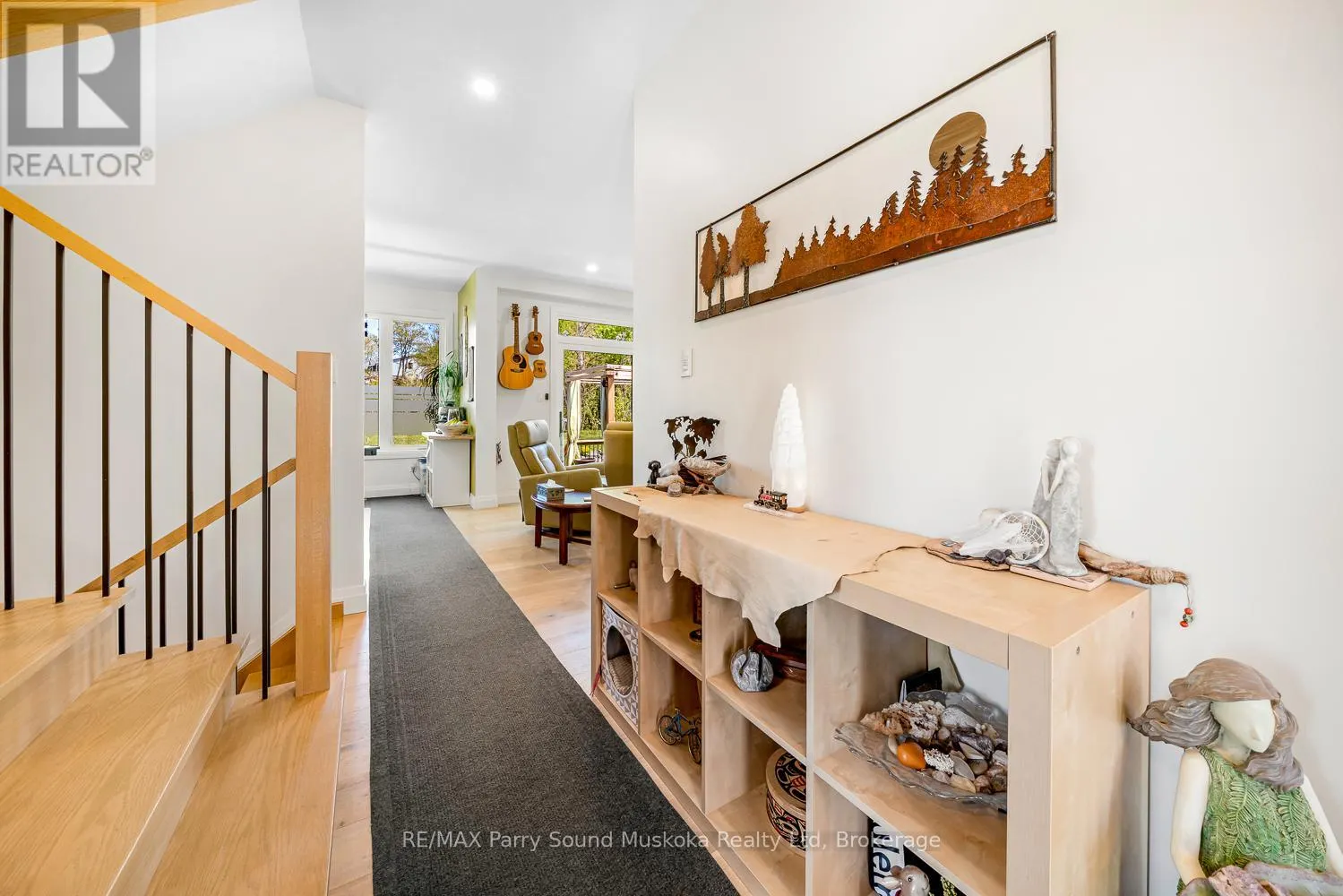 44 DENNIS DRIVE