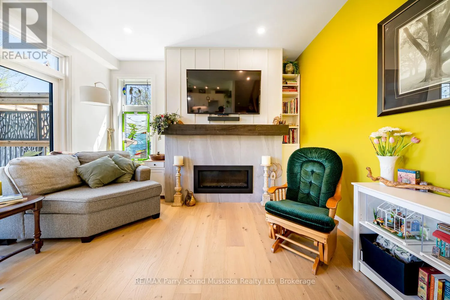 44 DENNIS DRIVE
