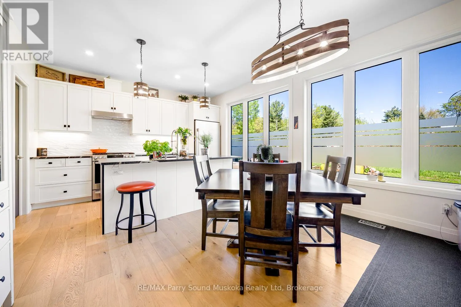 44 DENNIS DRIVE