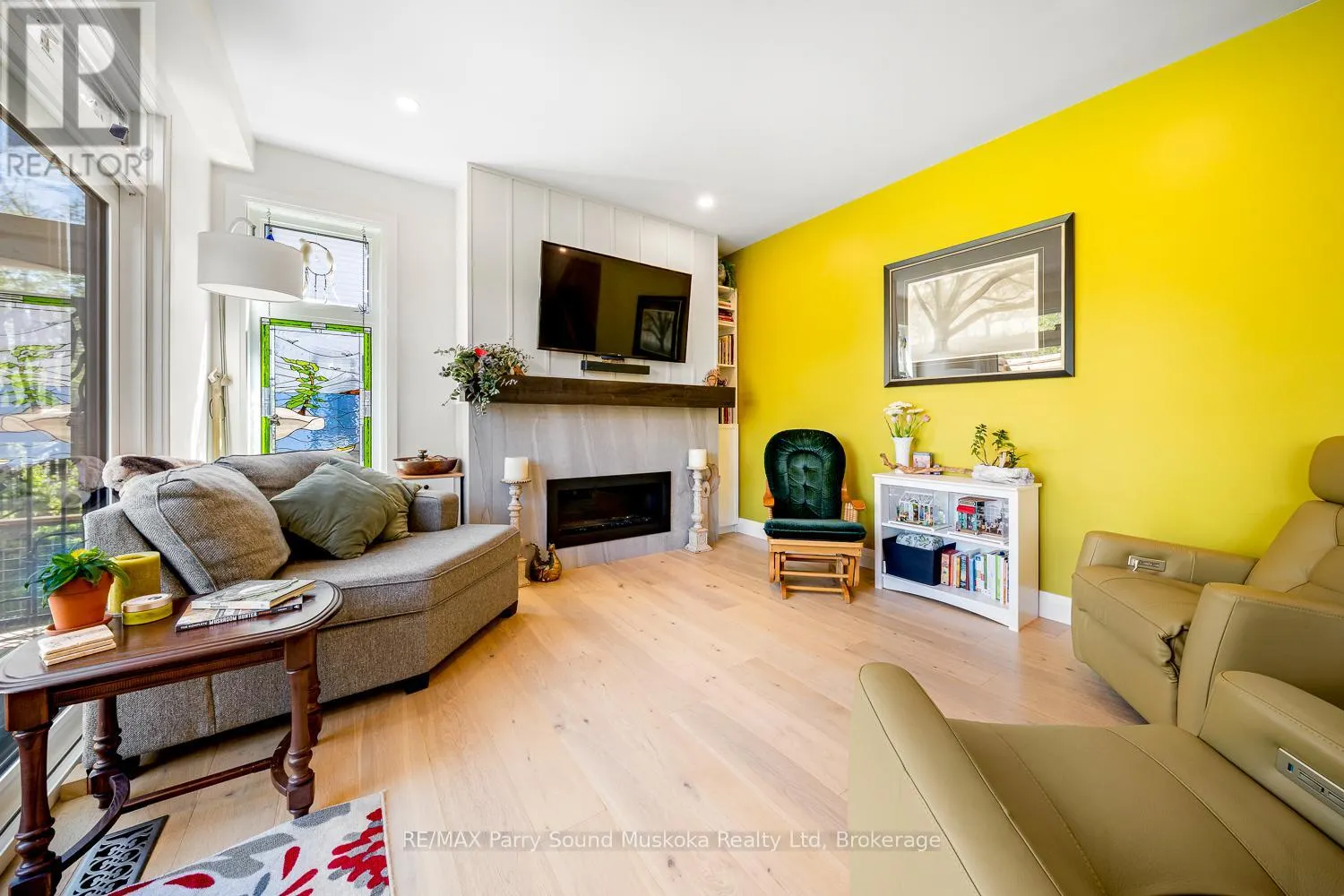 44 DENNIS DRIVE