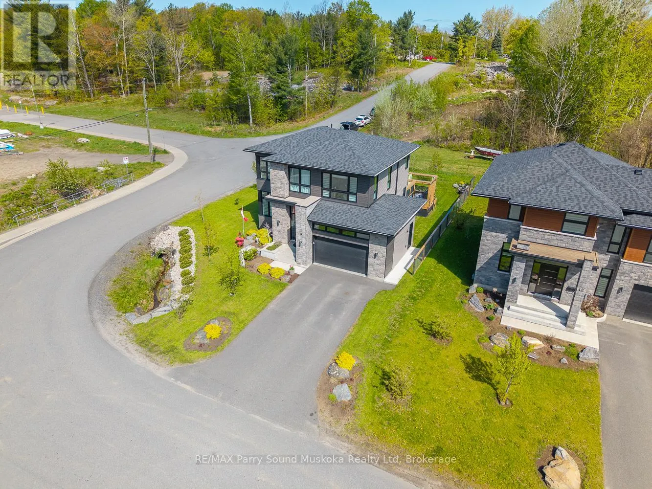 44 DENNIS DRIVE
