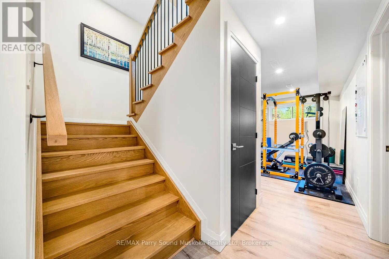 44 DENNIS DRIVE