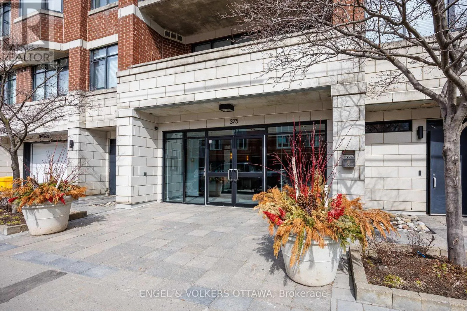 203 - 375 LISGAR STREET