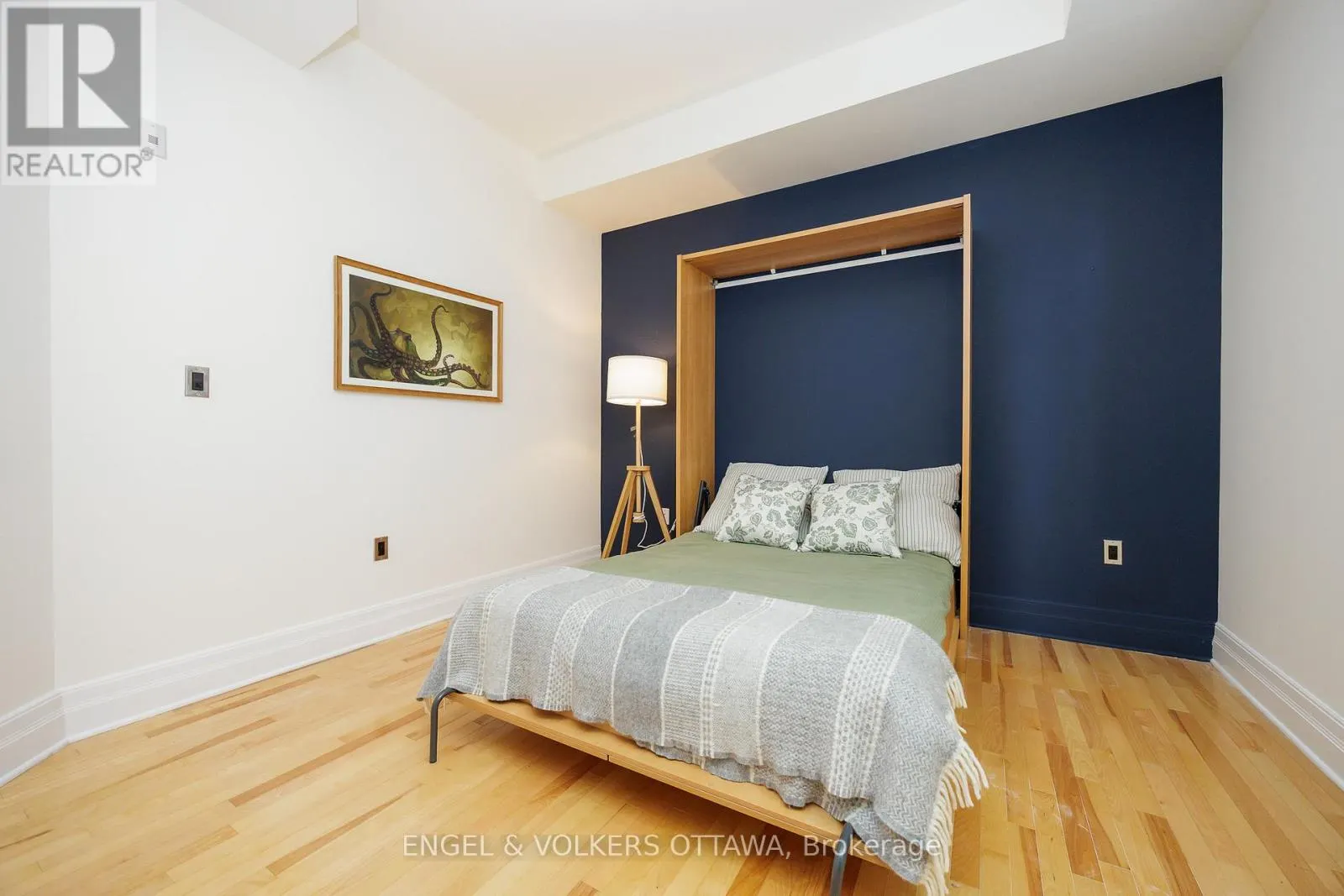 203 - 375 LISGAR STREET
