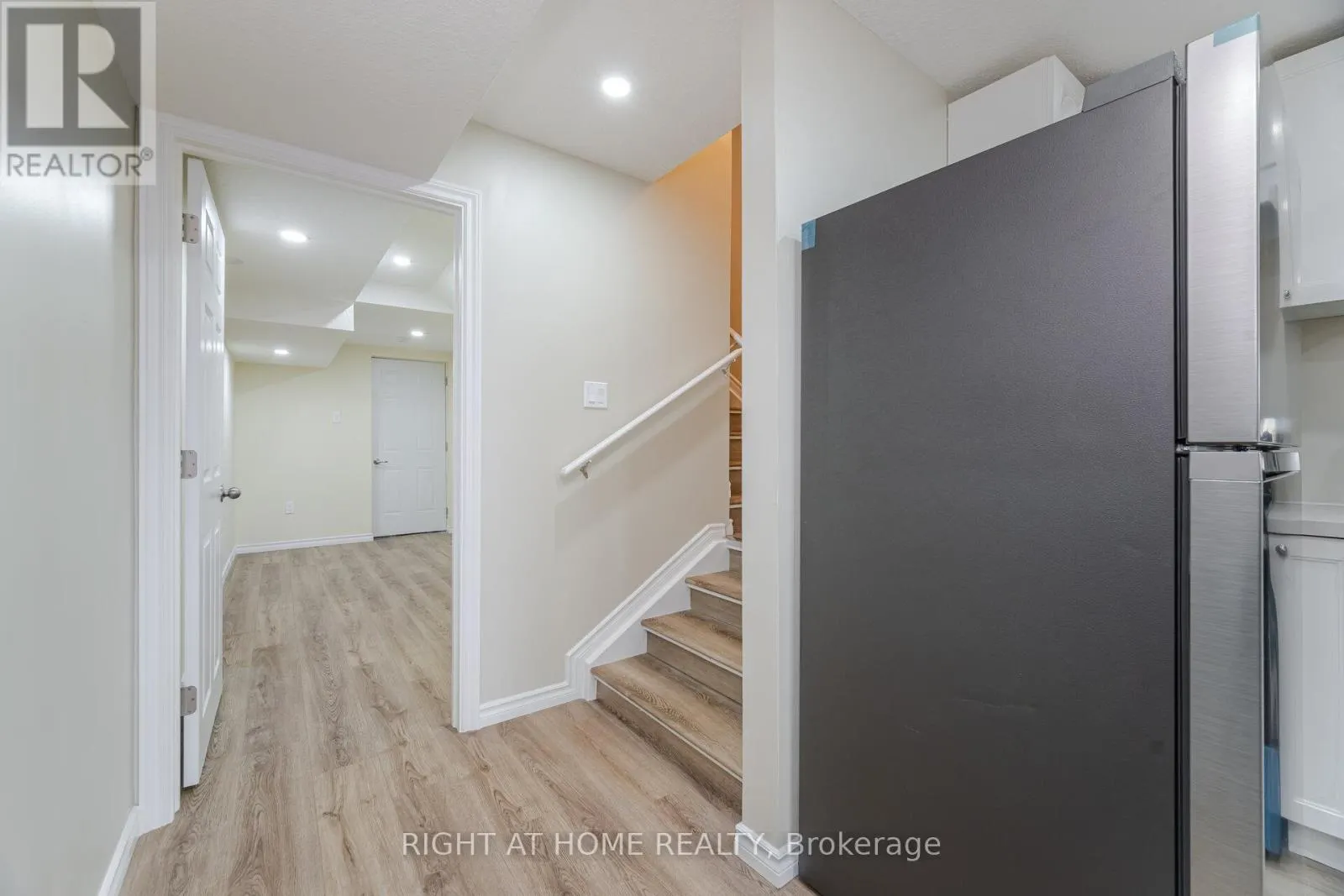 32 GEORGE BRIER DRIVE W
