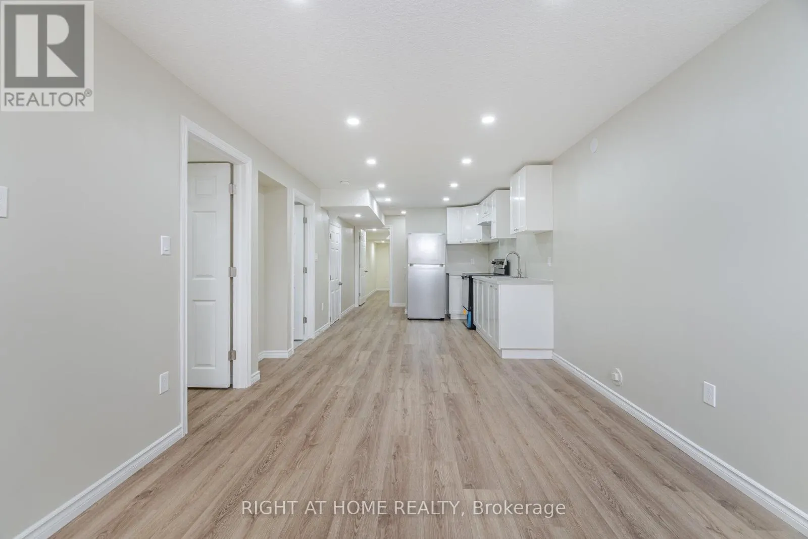 32 GEORGE BRIER DRIVE W
