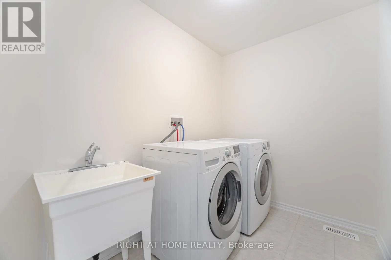 32 GEORGE BRIER DRIVE W