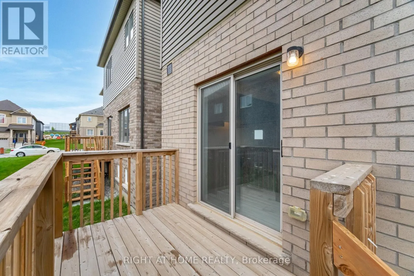 32 GEORGE BRIER DRIVE W