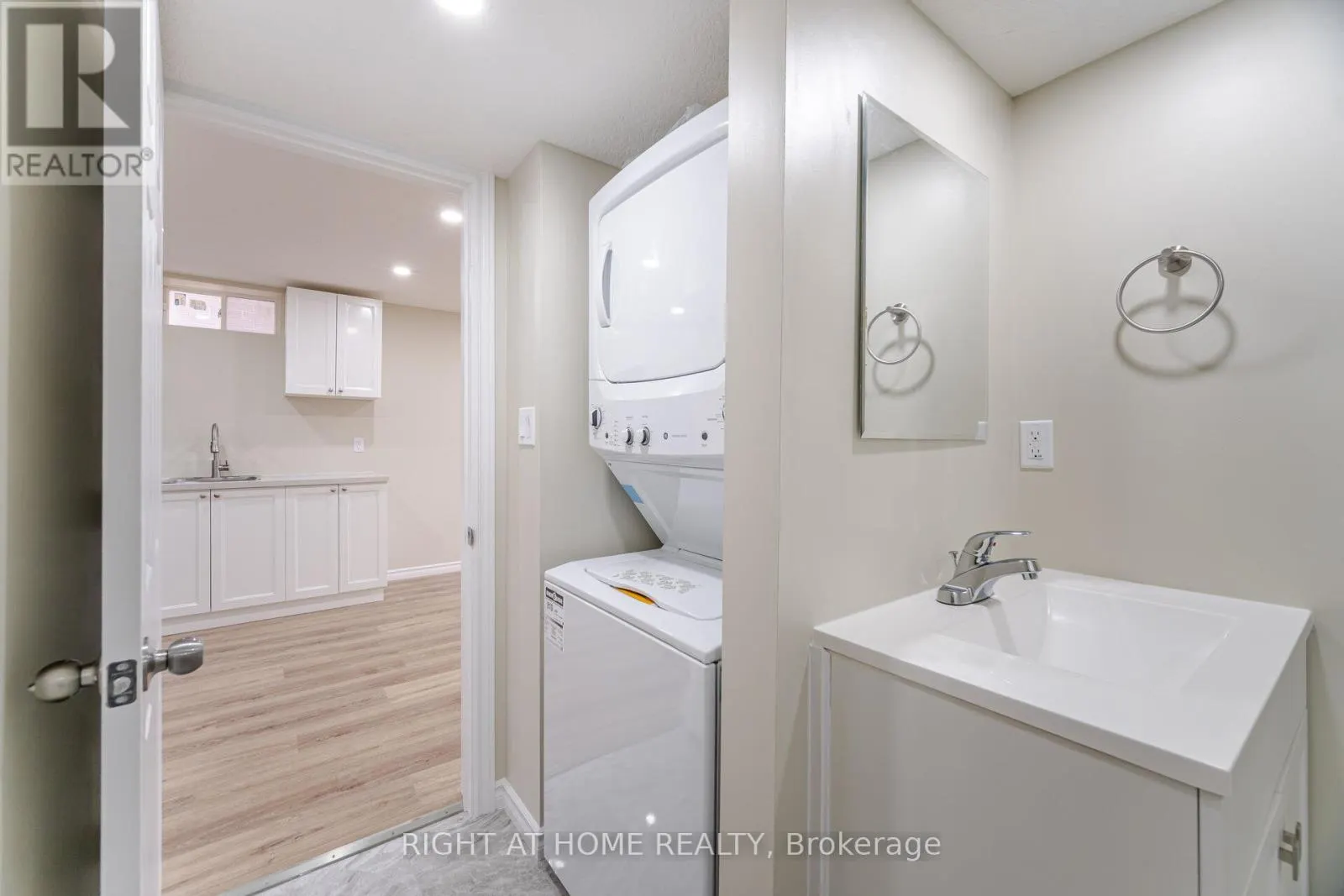 32 GEORGE BRIER DRIVE W