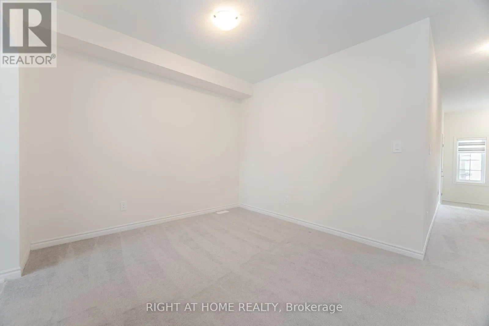32 GEORGE BRIER DRIVE W