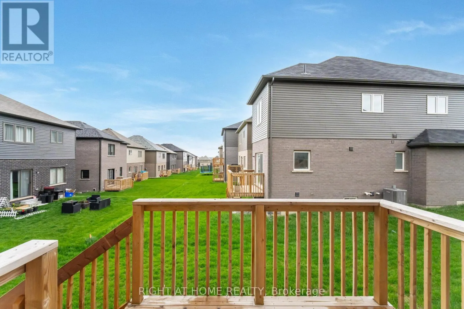 32 GEORGE BRIER DRIVE W