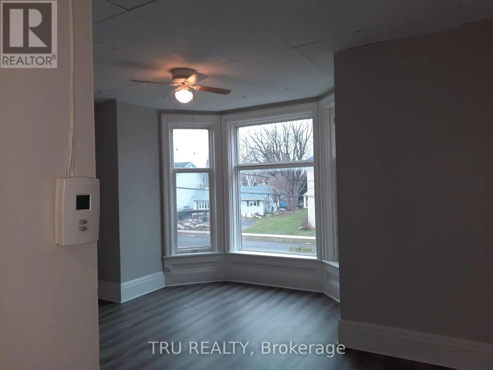 33 LAKESHORE DRIVE