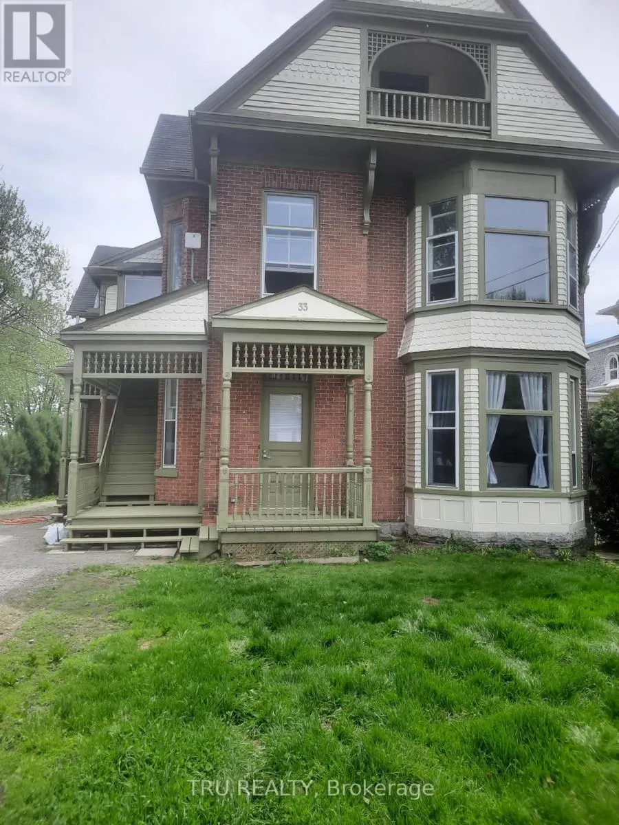 33 LAKESHORE DRIVE