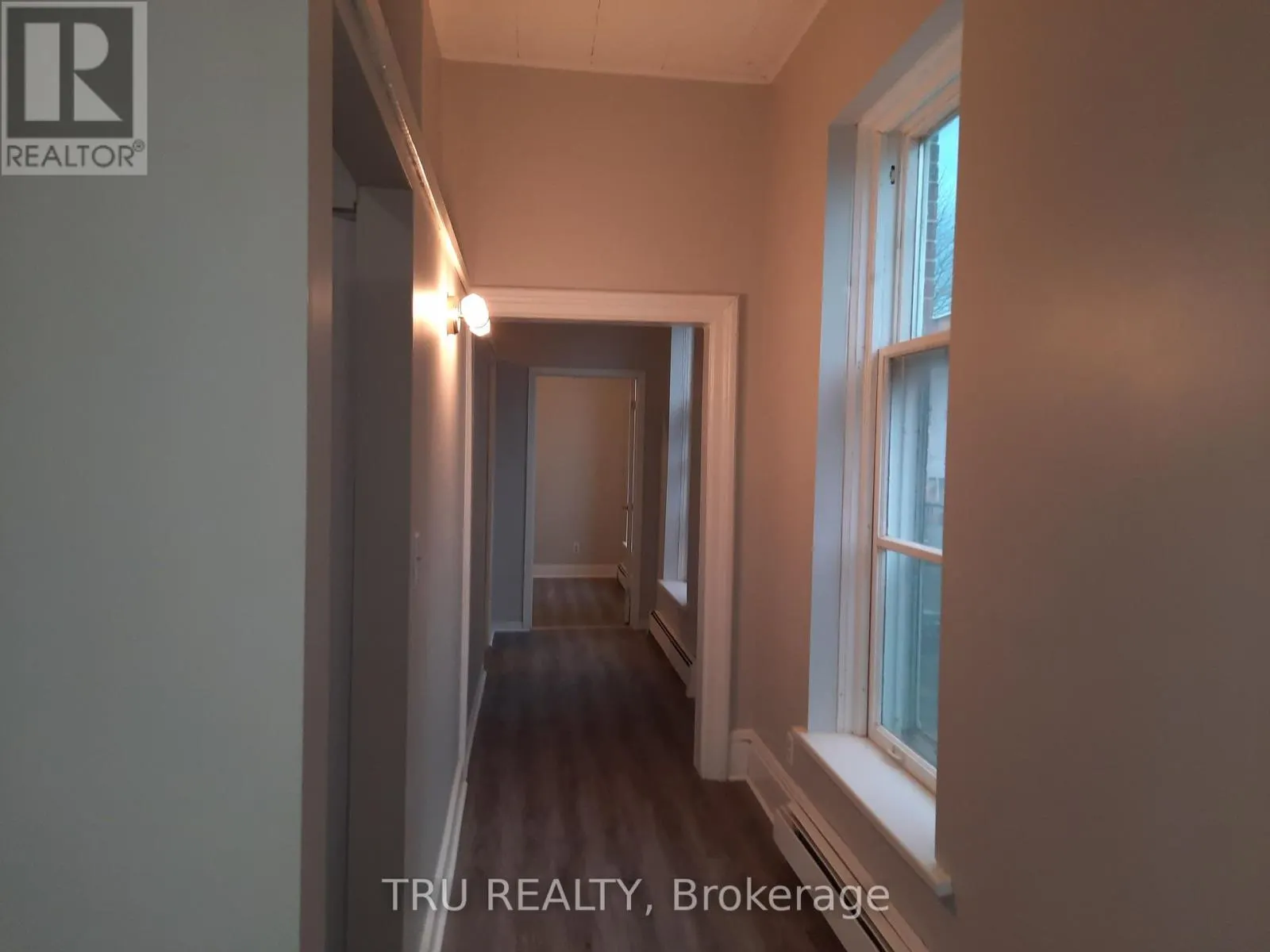 33 LAKESHORE DRIVE