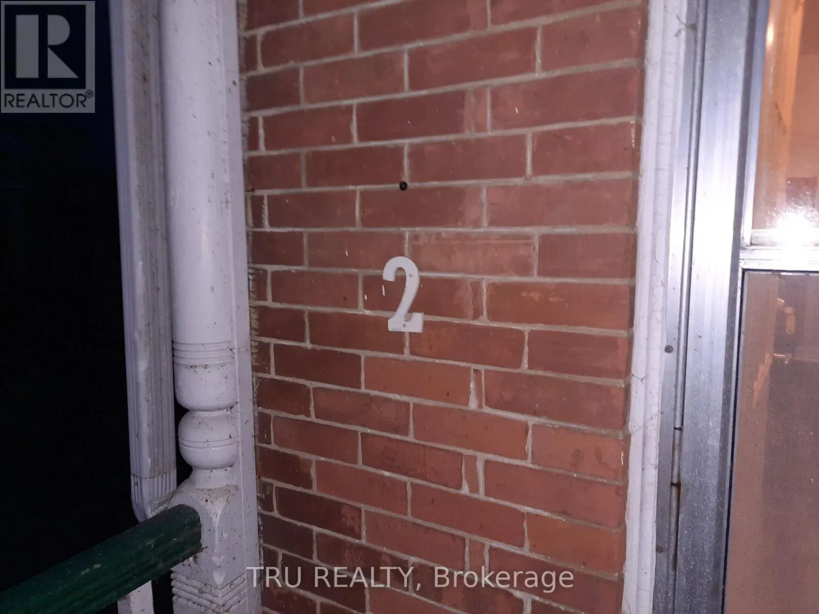 33 LAKESHORE DRIVE