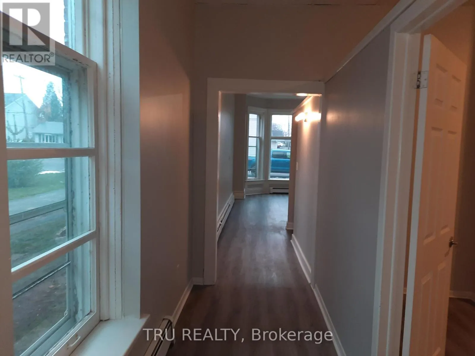 33 LAKESHORE DRIVE