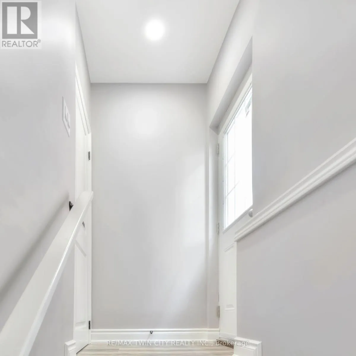 35 LOXLEIGH LANE