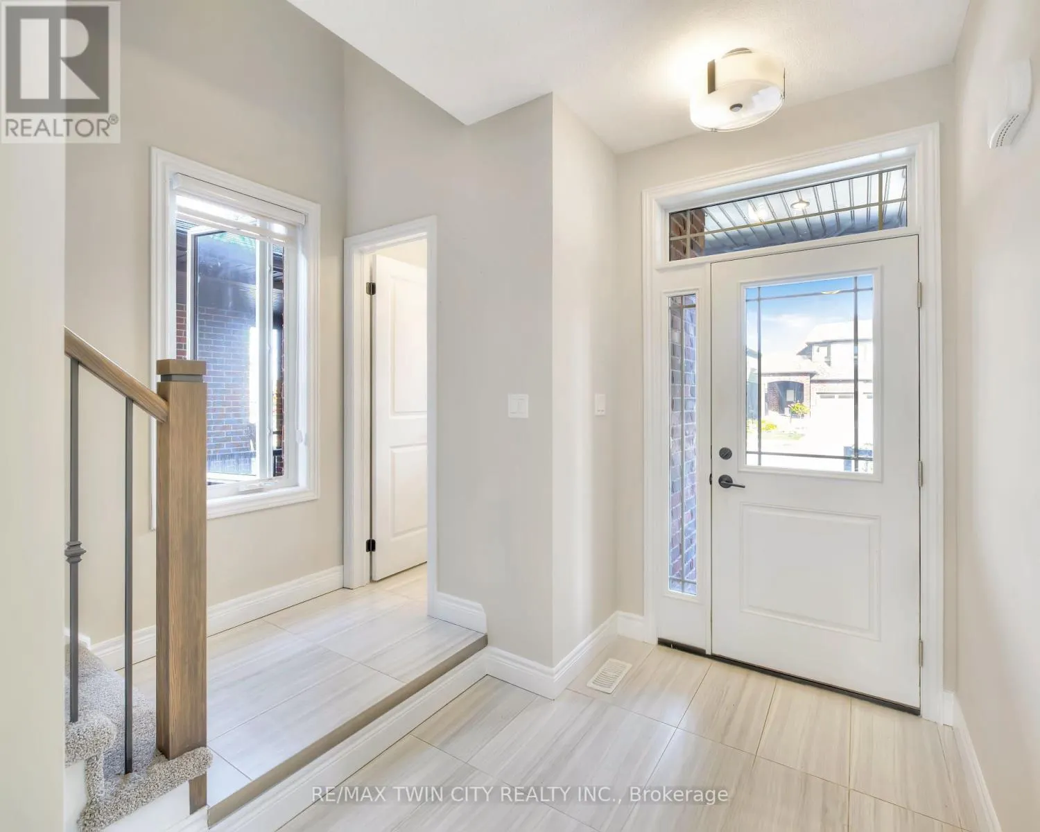 35 LOXLEIGH LANE