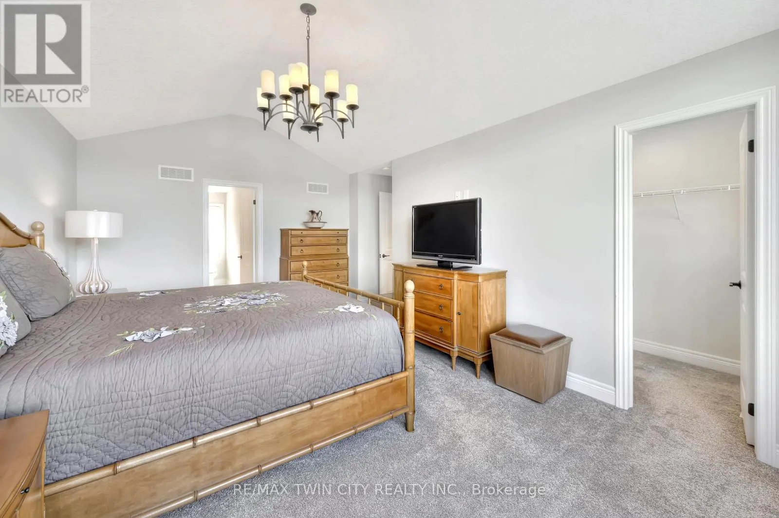 35 LOXLEIGH LANE
