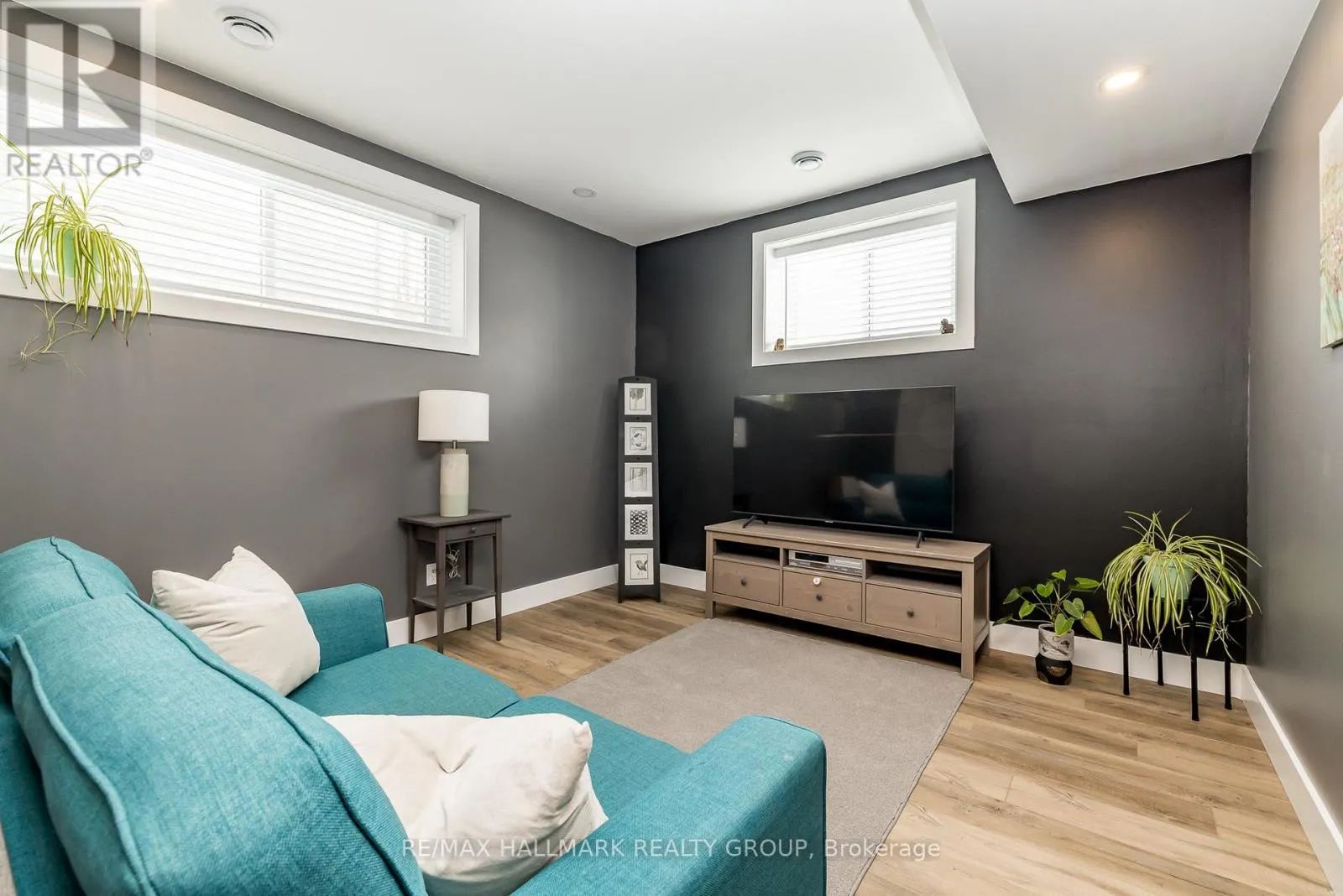 87 COBBLESTONE DRIVE