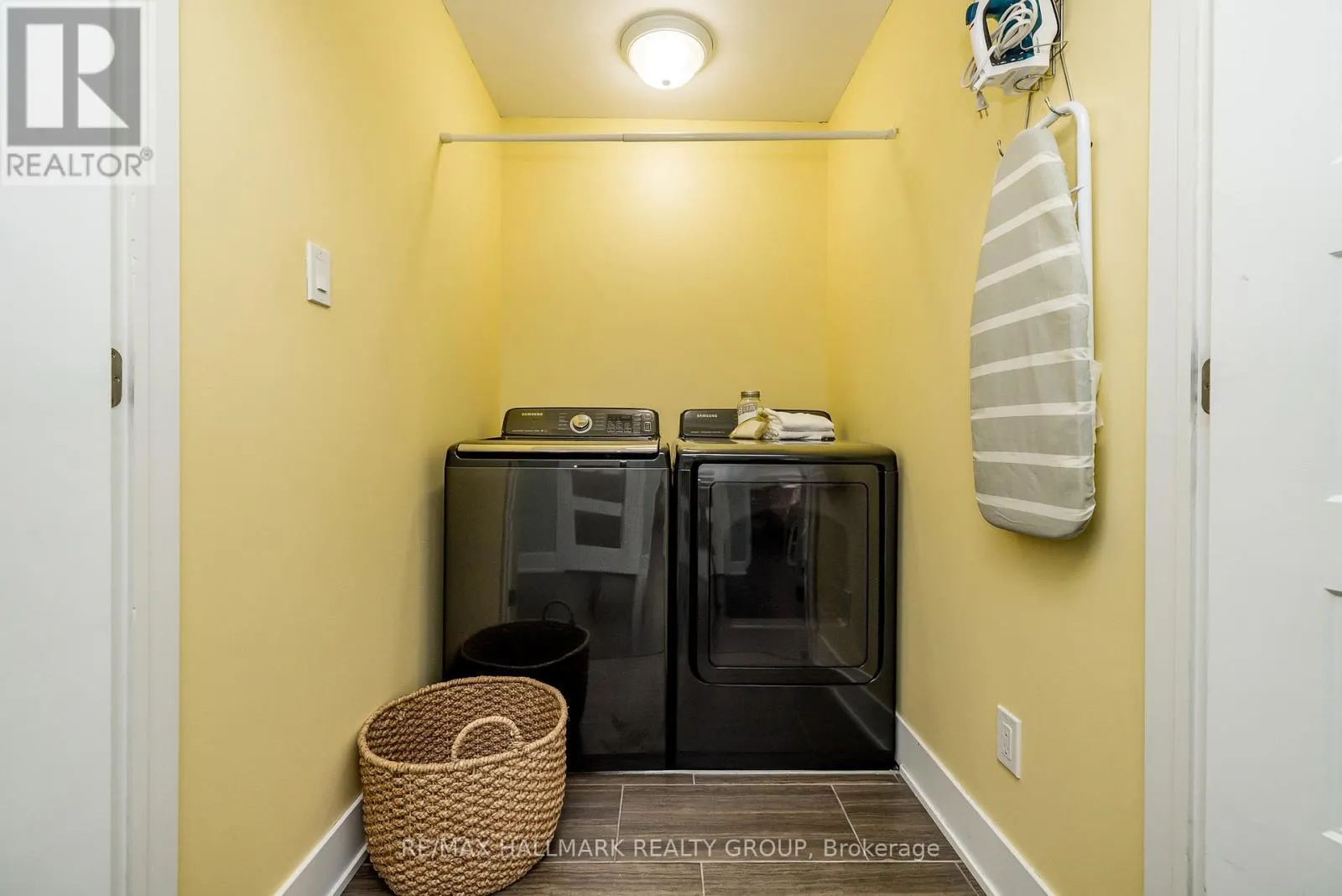 87 COBBLESTONE DRIVE