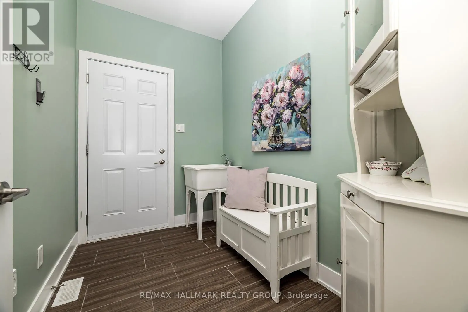 87 COBBLESTONE DRIVE