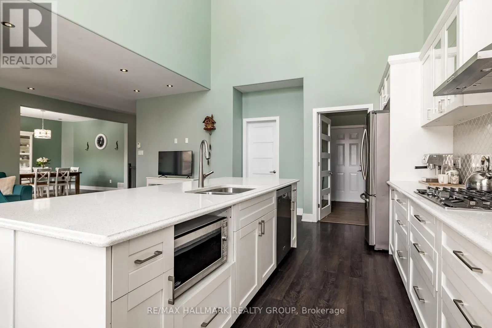 87 COBBLESTONE DRIVE