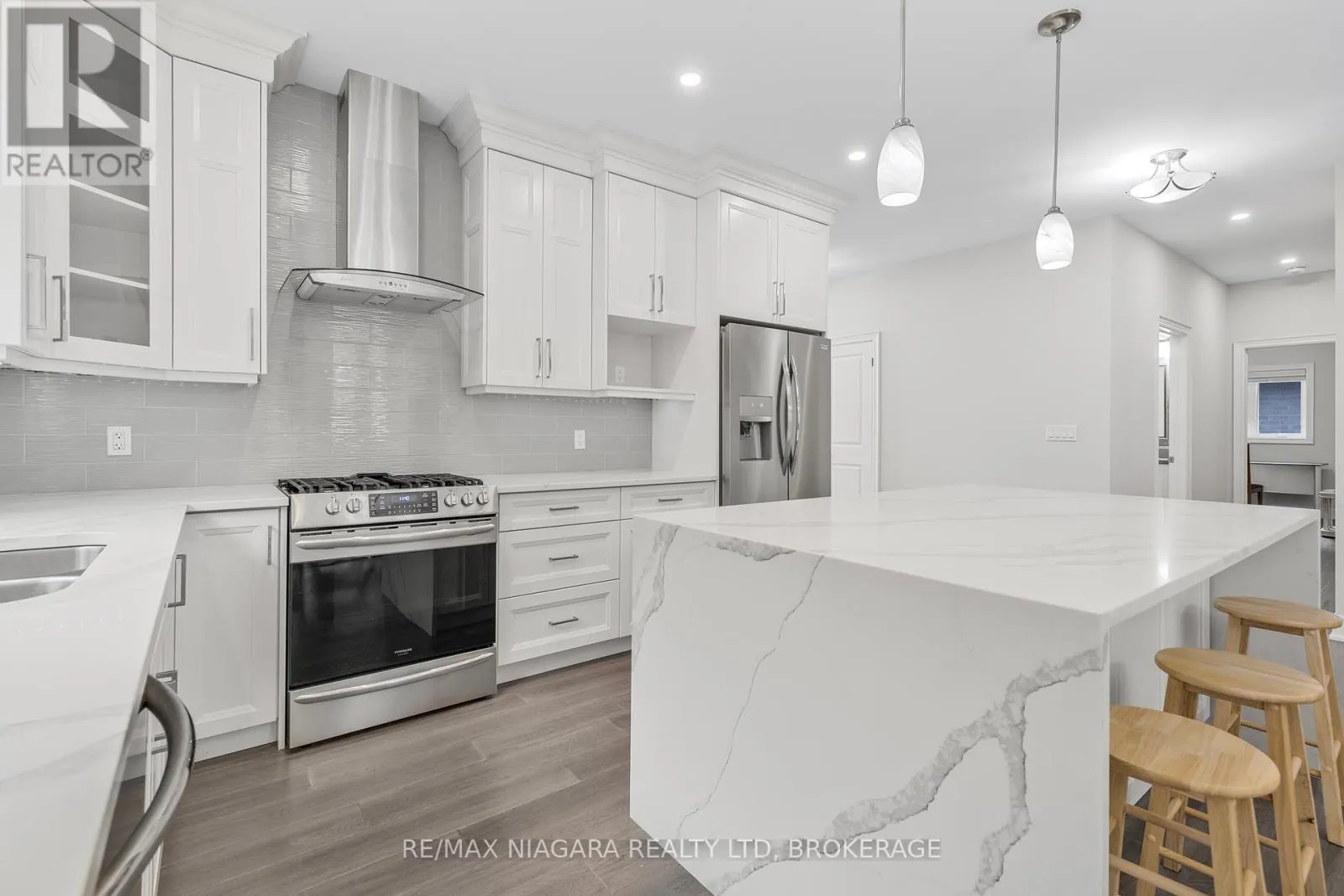 254 LANCASTER DRIVE