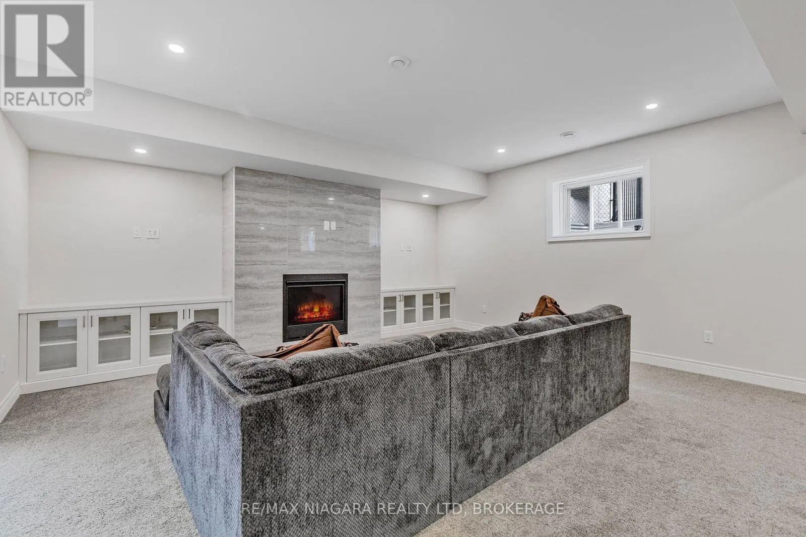 254 LANCASTER DRIVE