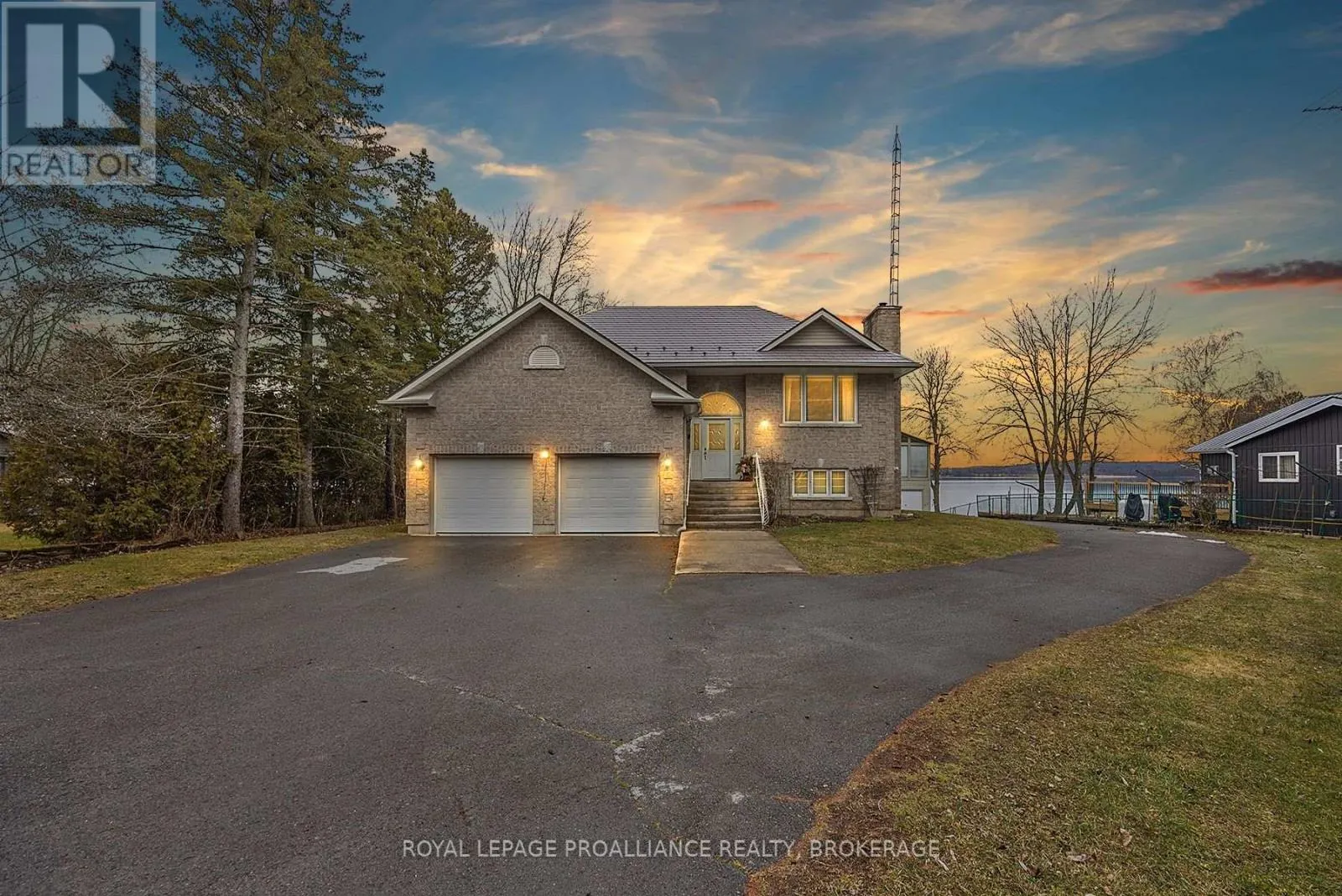 1 LEAVIS SHORES