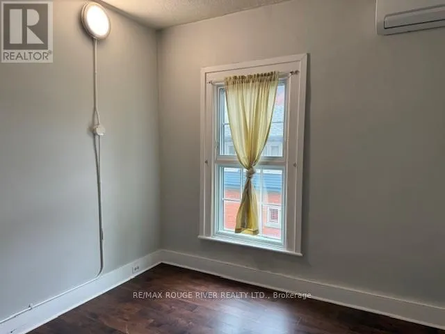 10 CHAPEL STREET