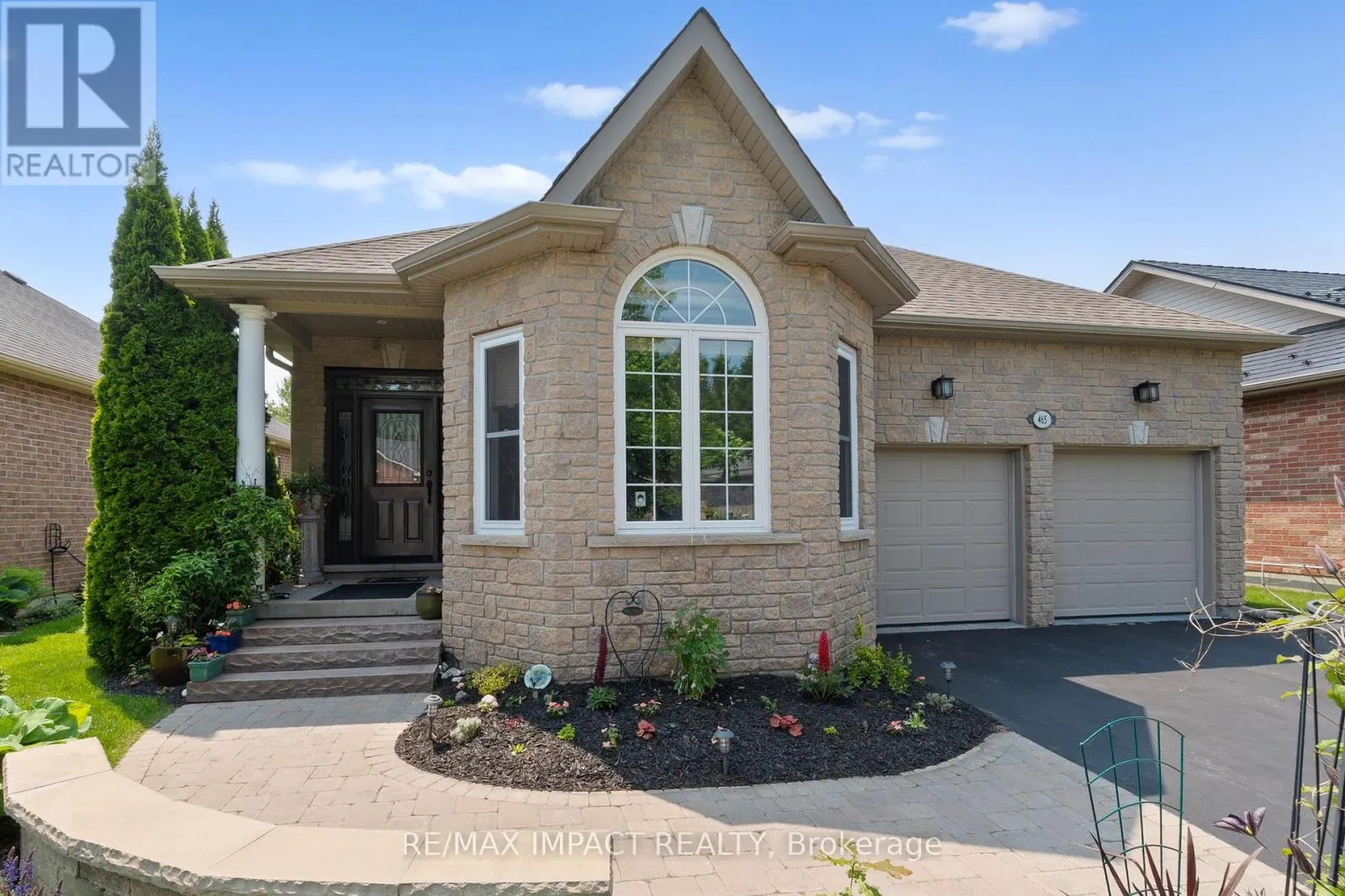 465 FOOTE CRESCENT